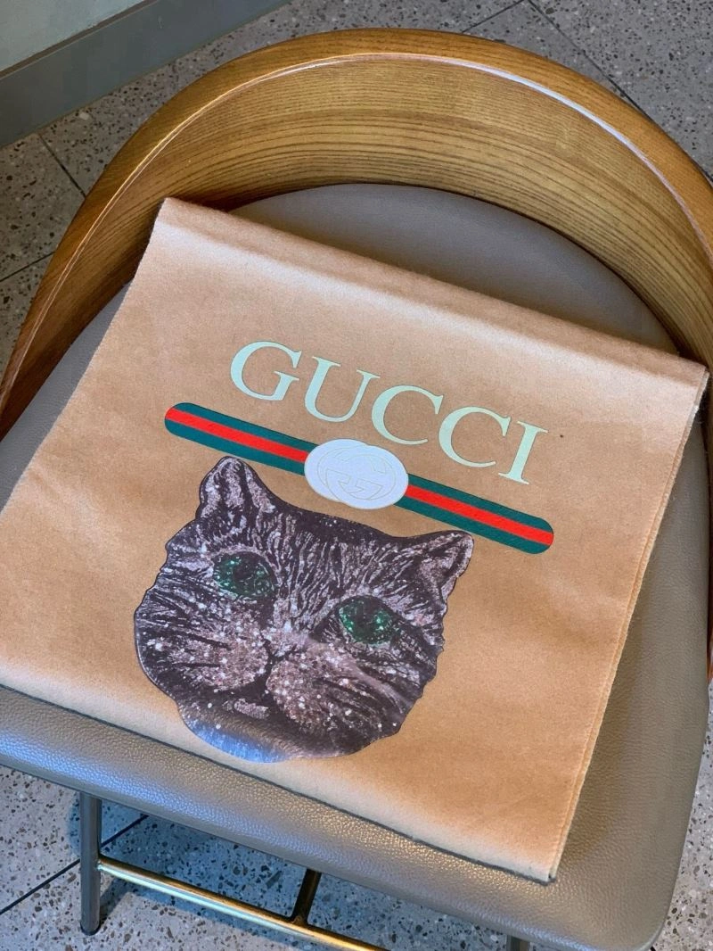Snug Gucci Scarf 271092