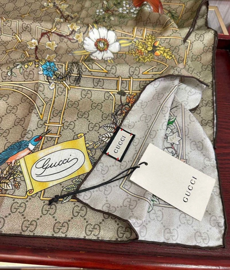Gucci Scarf Durable 271075