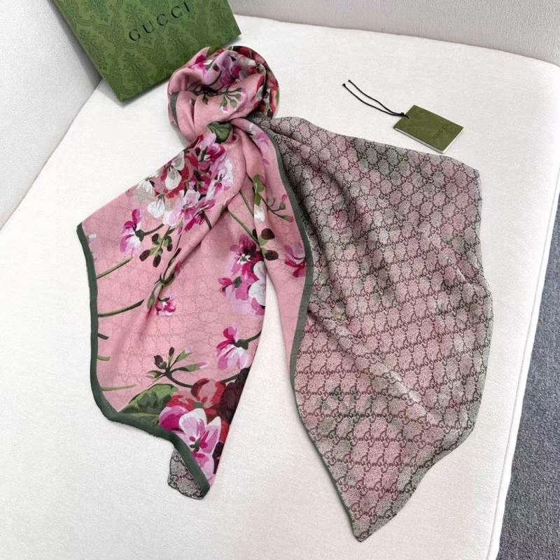 Gucci Scarf Practical 271079