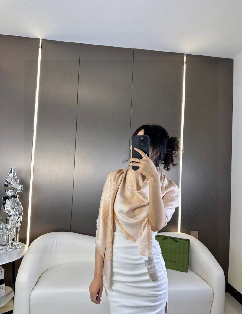 Tailored Gucci Scarf 271069
