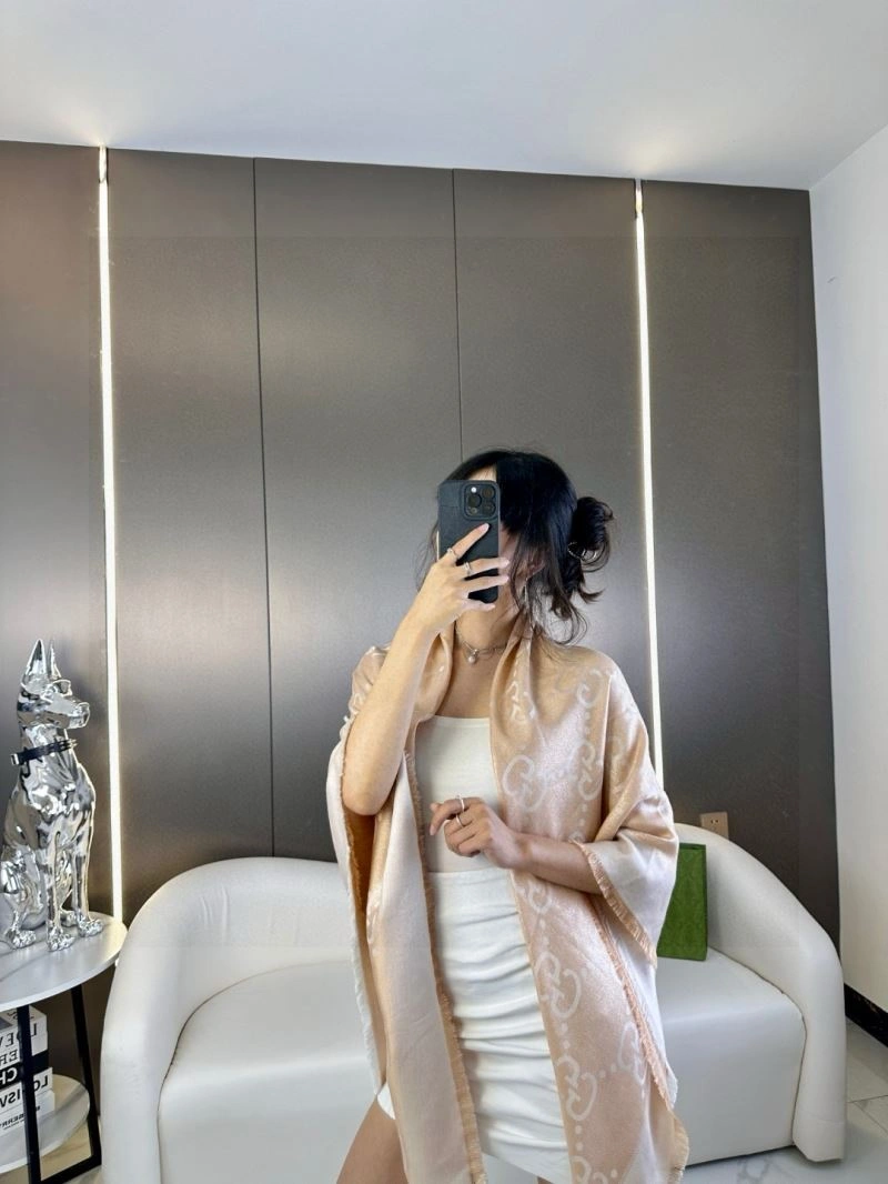 Tailored Gucci Scarf 271069