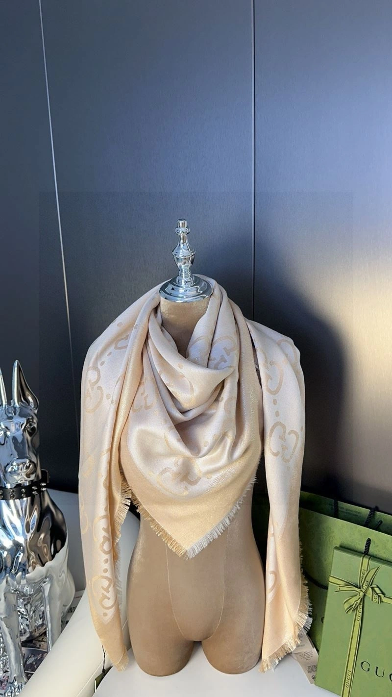 Tailored Gucci Scarf 271069