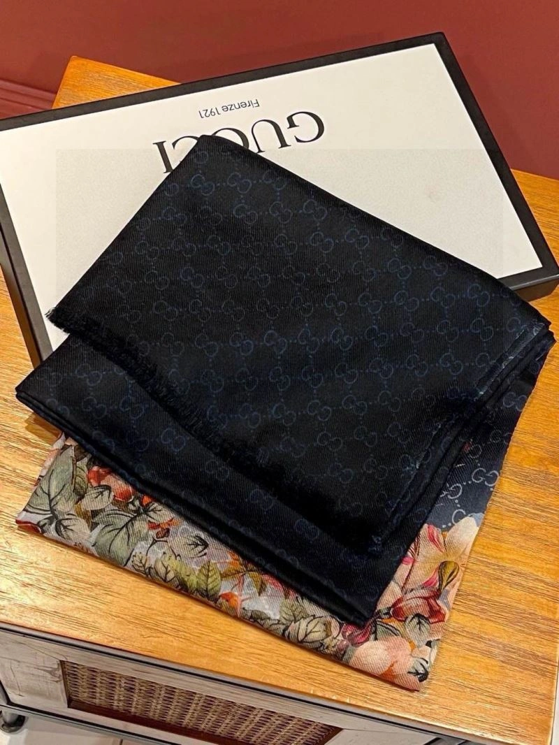 Attractive Gucci Scarf 271037