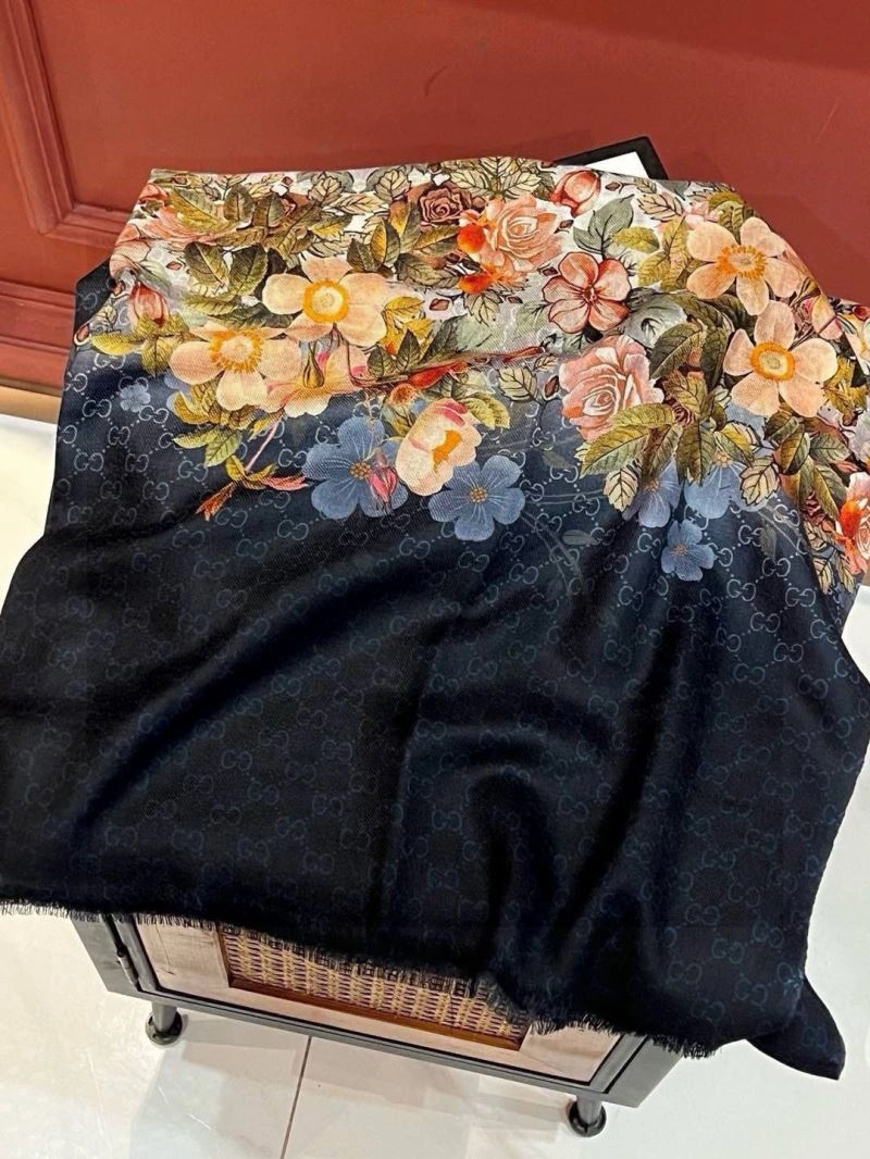 Attractive Gucci Scarf 271037