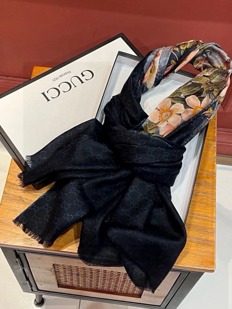 Attractive Gucci Scarf 271037