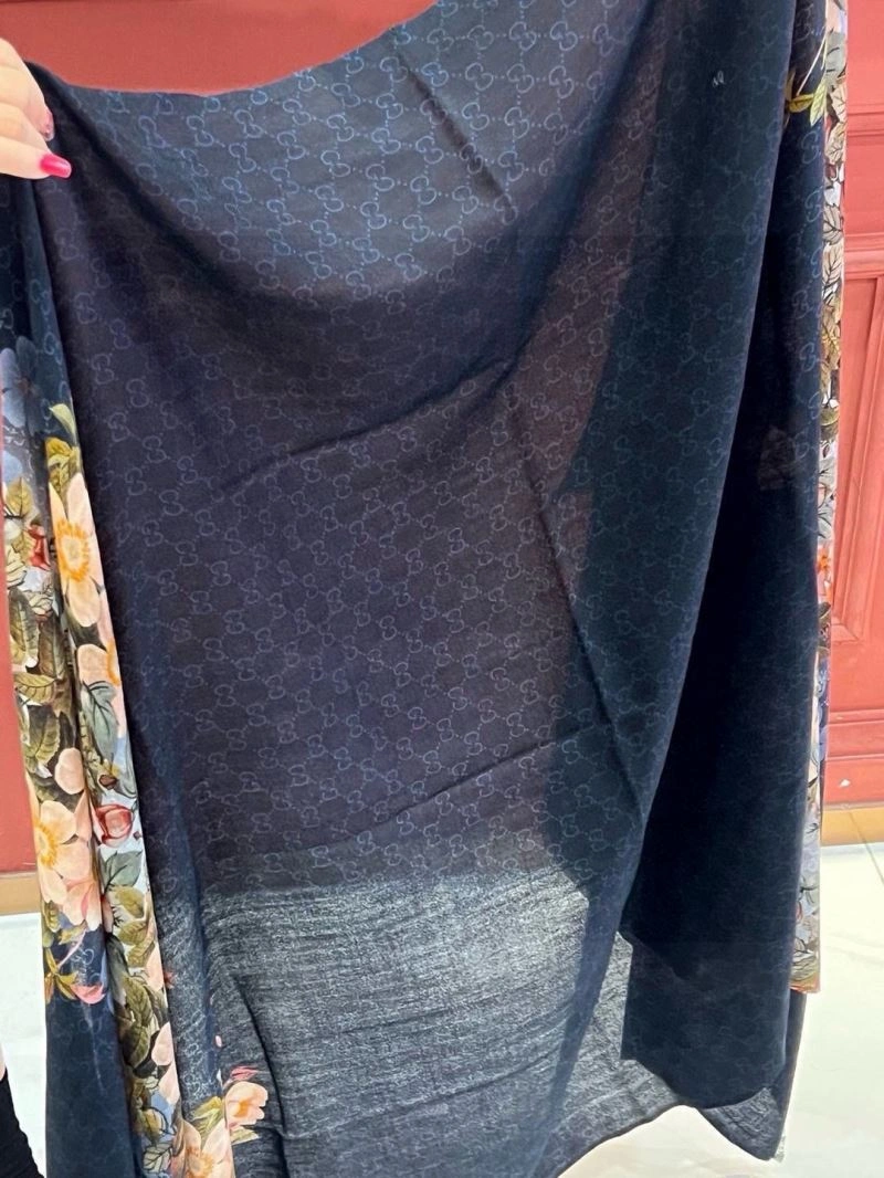 Attractive Gucci Scarf 271037