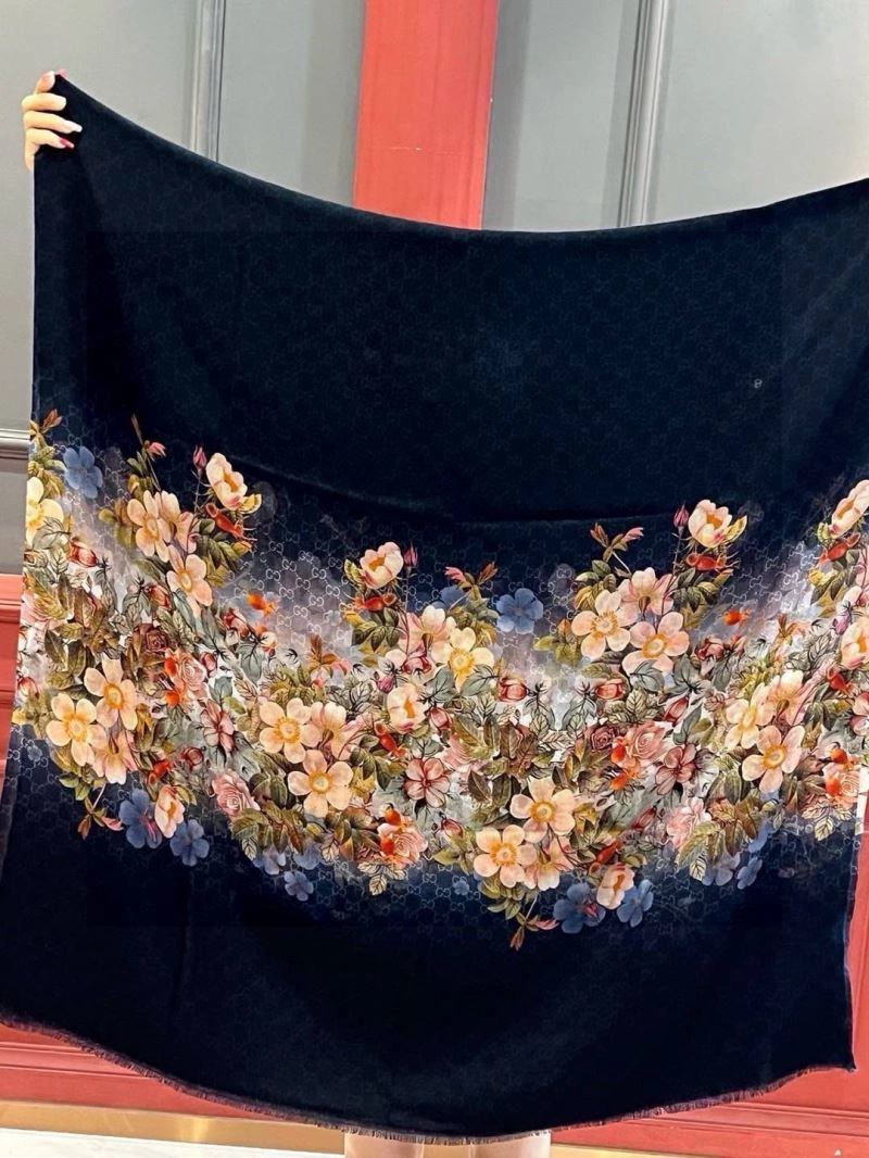 Attractive Gucci Scarf 271037