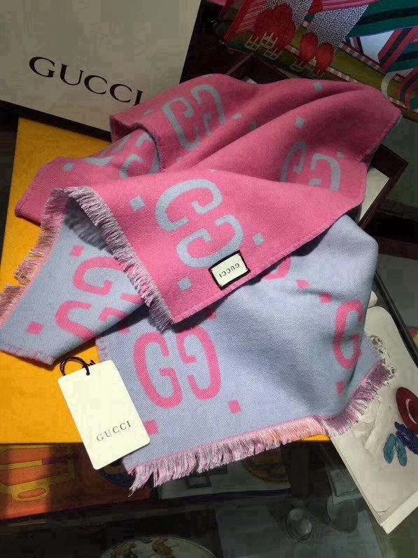 Gucci Scarf StreetReady 271049