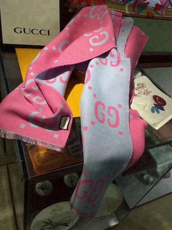 Gucci Scarf StreetReady 271049