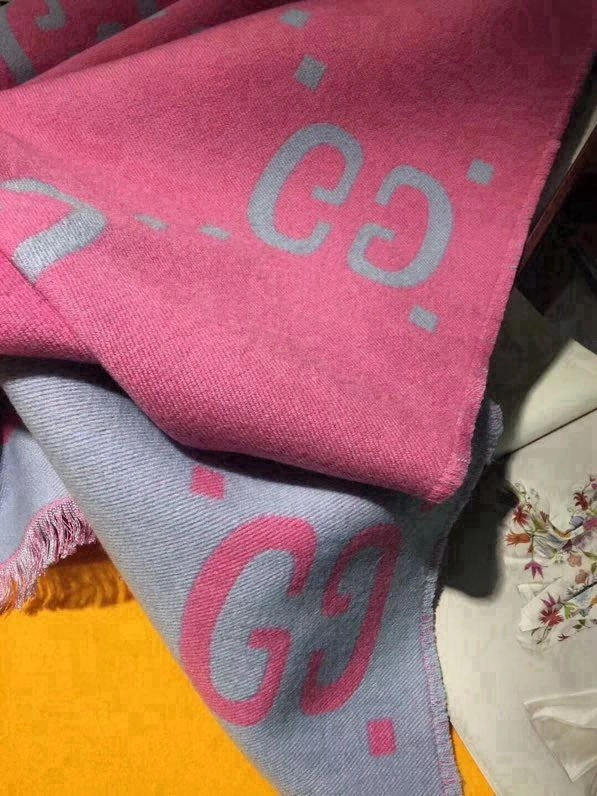 Gucci Scarf StreetReady 271049