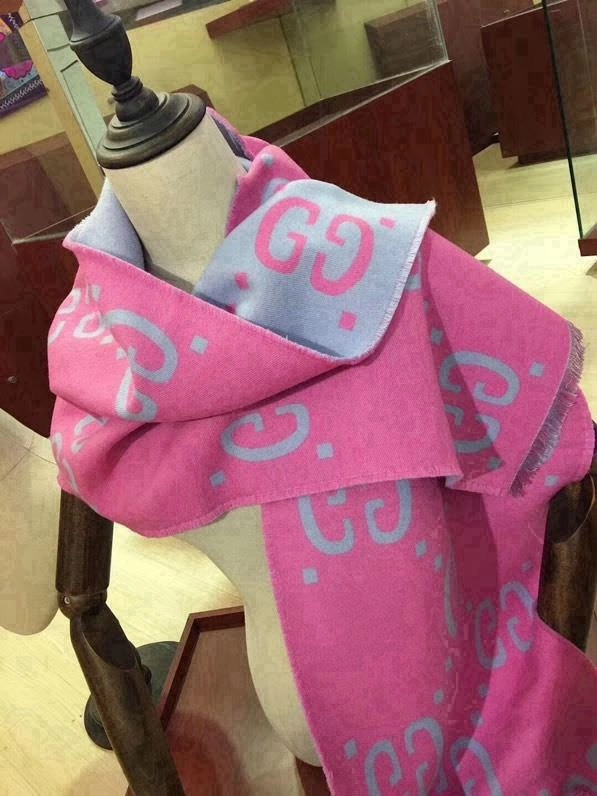 Gucci Scarf StreetReady 271049