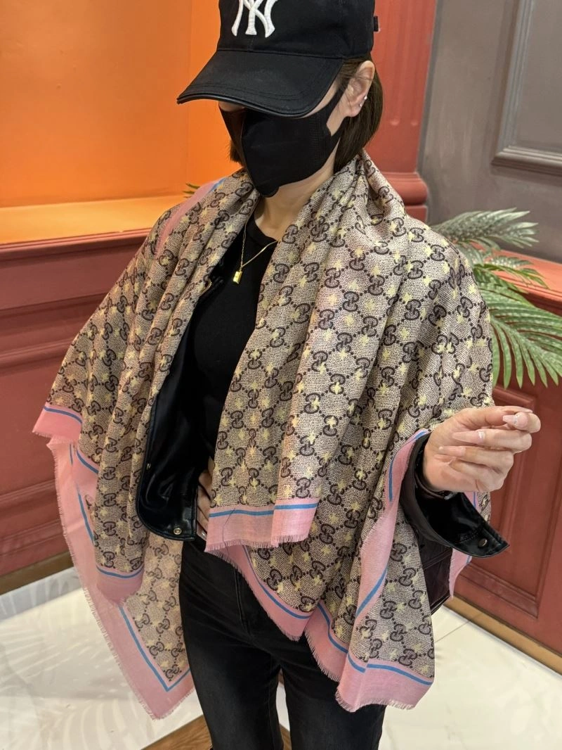 Elegant Gucci Scarf 271818