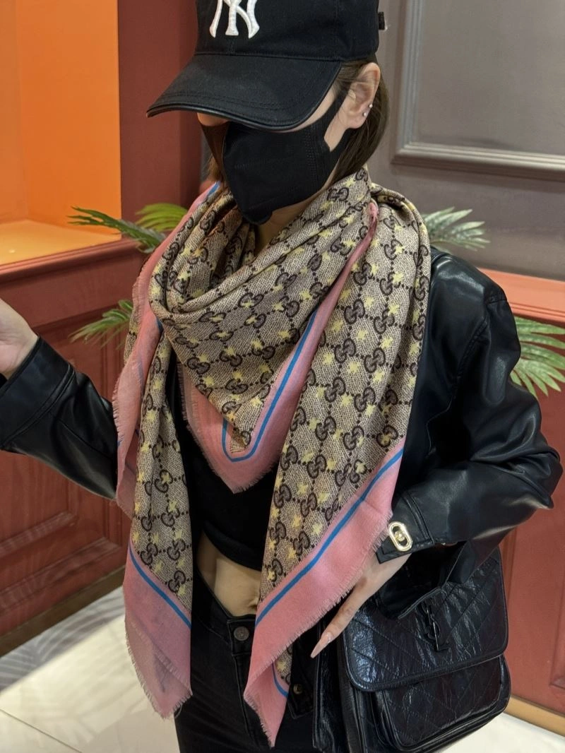 Elegant Gucci Scarf 271818