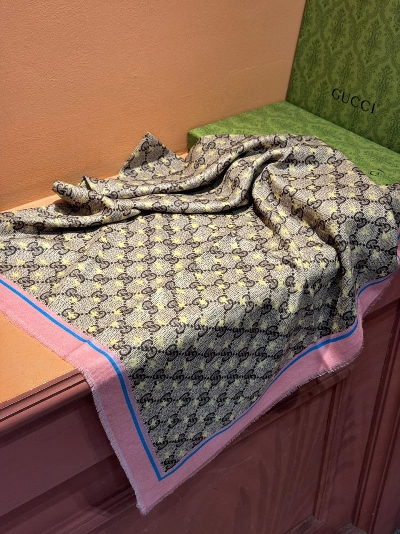 Elegant Gucci Scarf 271818