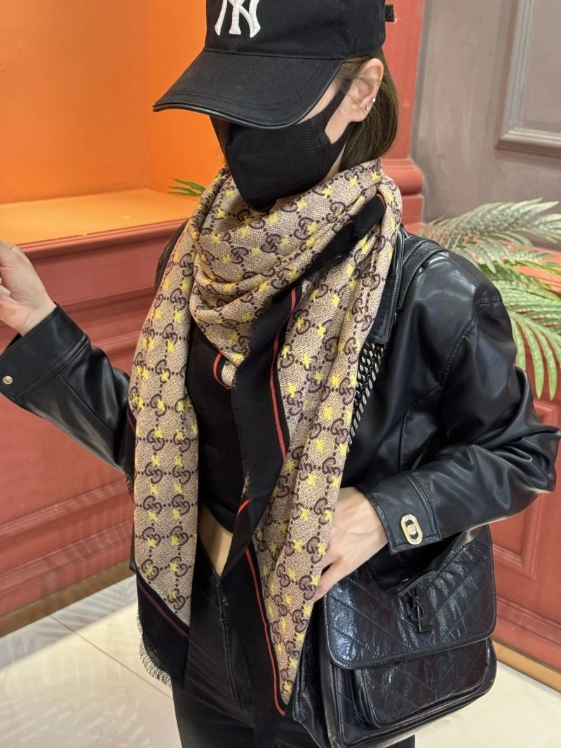 Gucci Scarf Flexible 271815