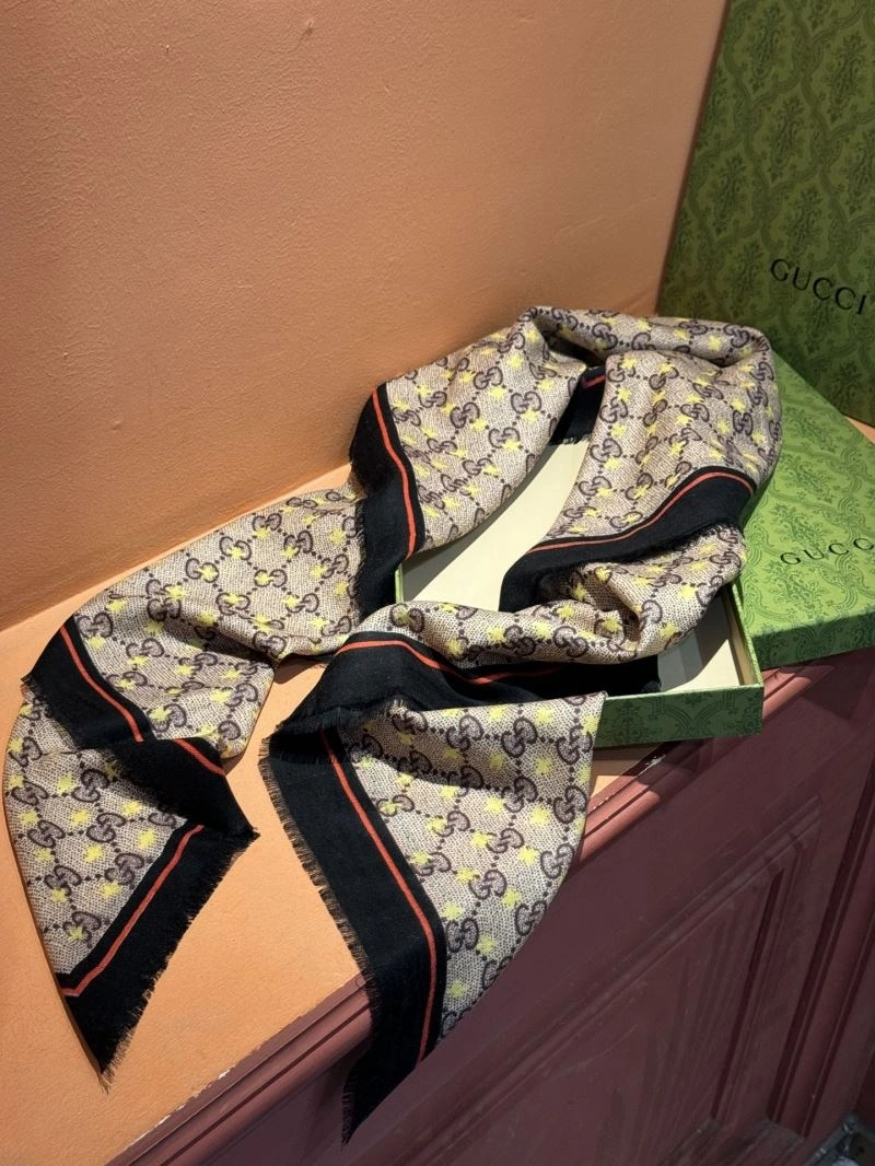 Gucci Scarf Flexible 271815