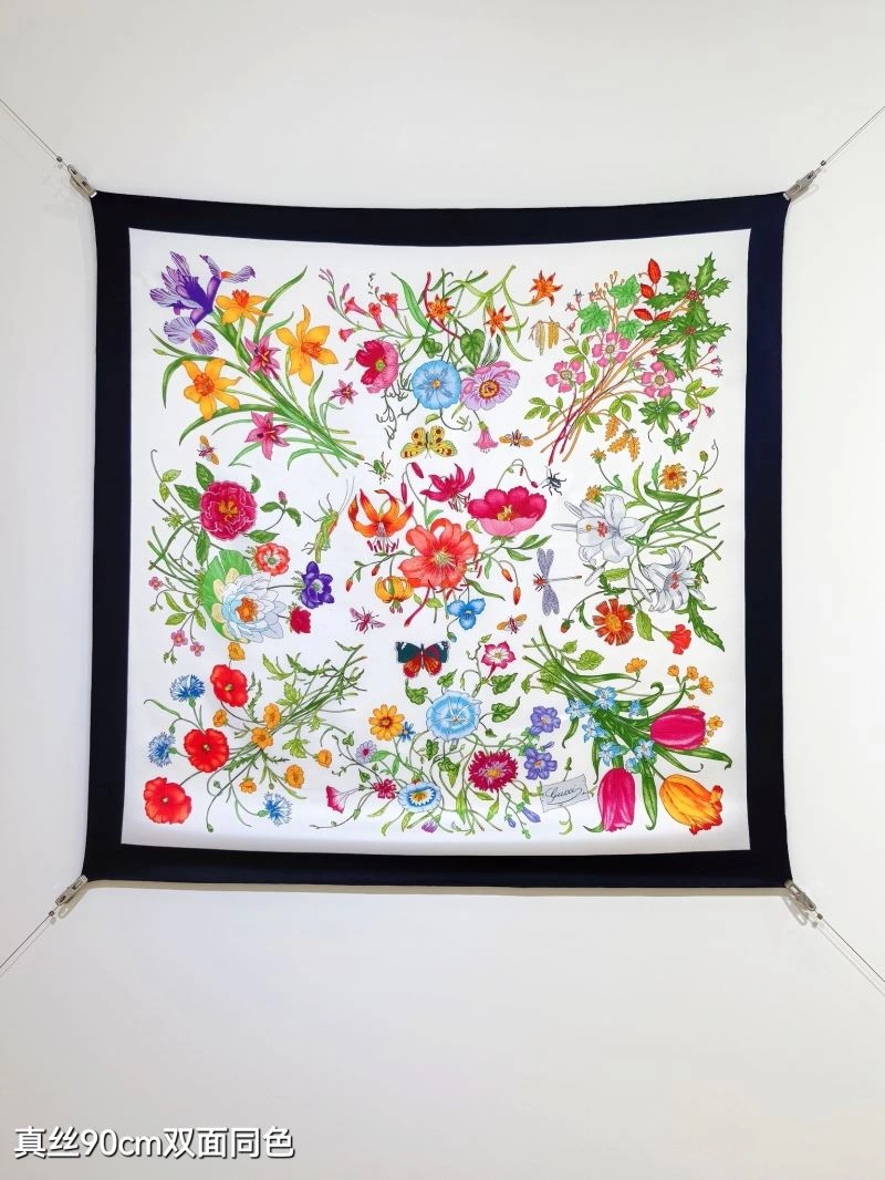 Gucci Scarf Seasonal 271811