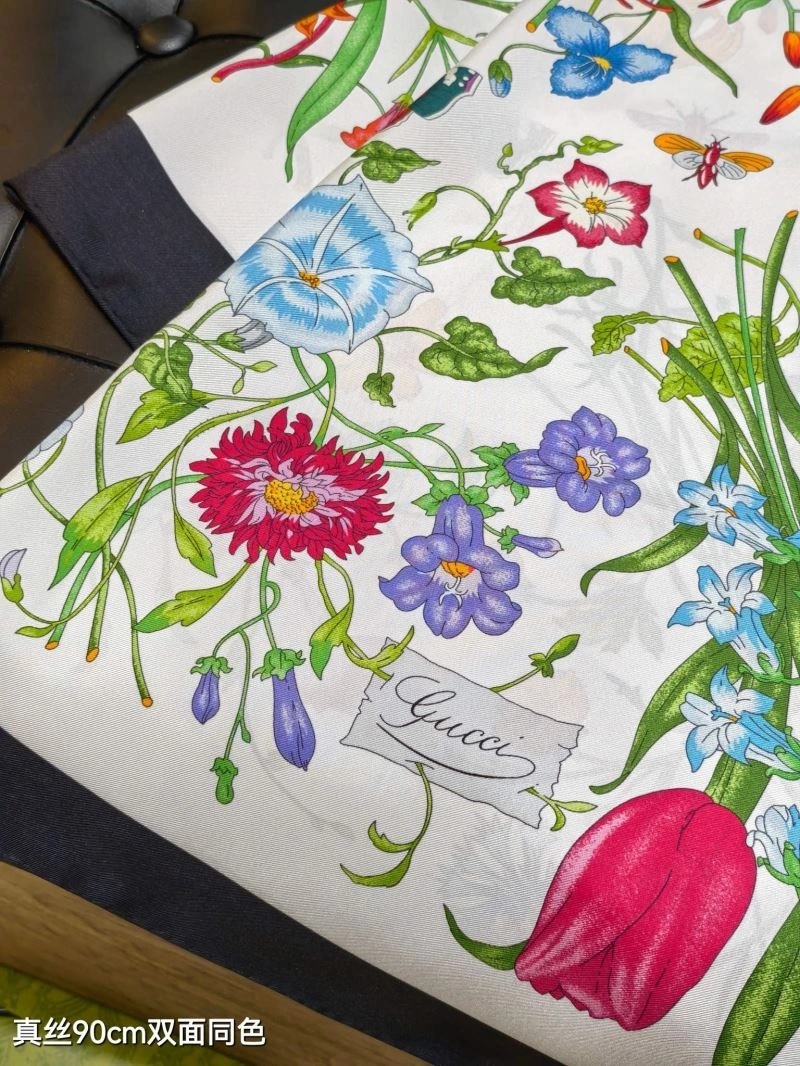 Gucci Scarf Seasonal 271811