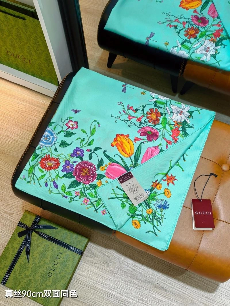Trendsetting Gucci Scarf 271806