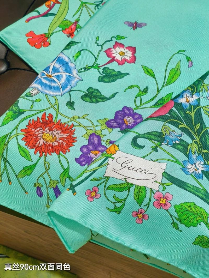 Trendsetting Gucci Scarf 271806