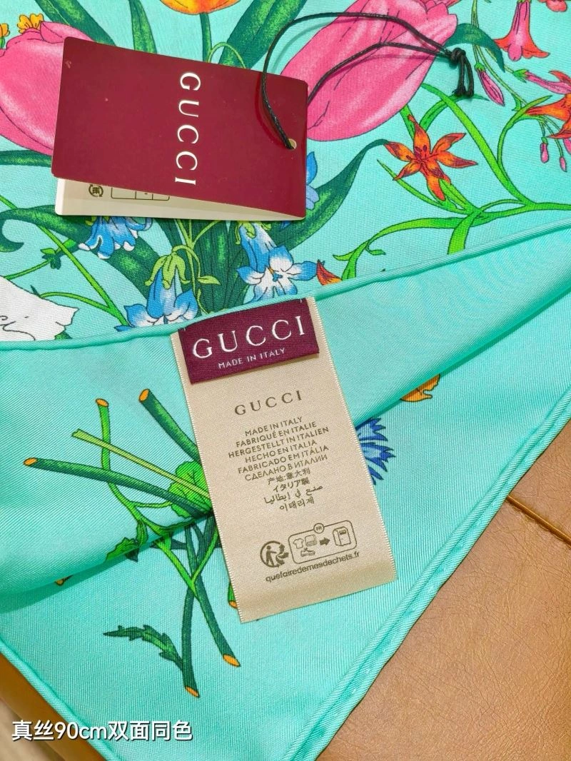 Trendsetting Gucci Scarf 271806