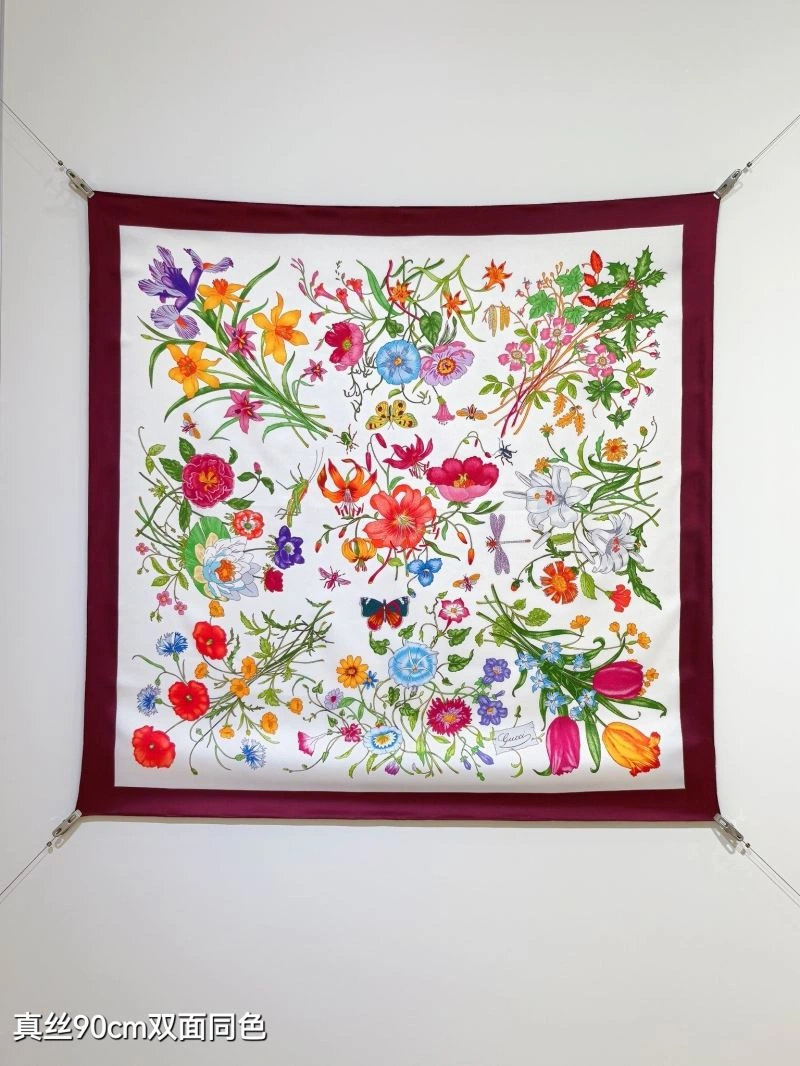 Gucci Scarf Bright 271794