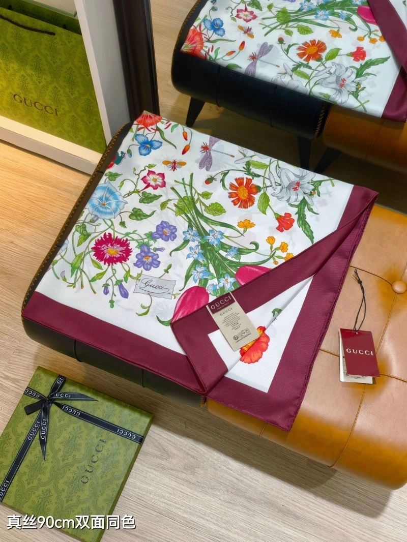 Gucci Scarf Bright 271794