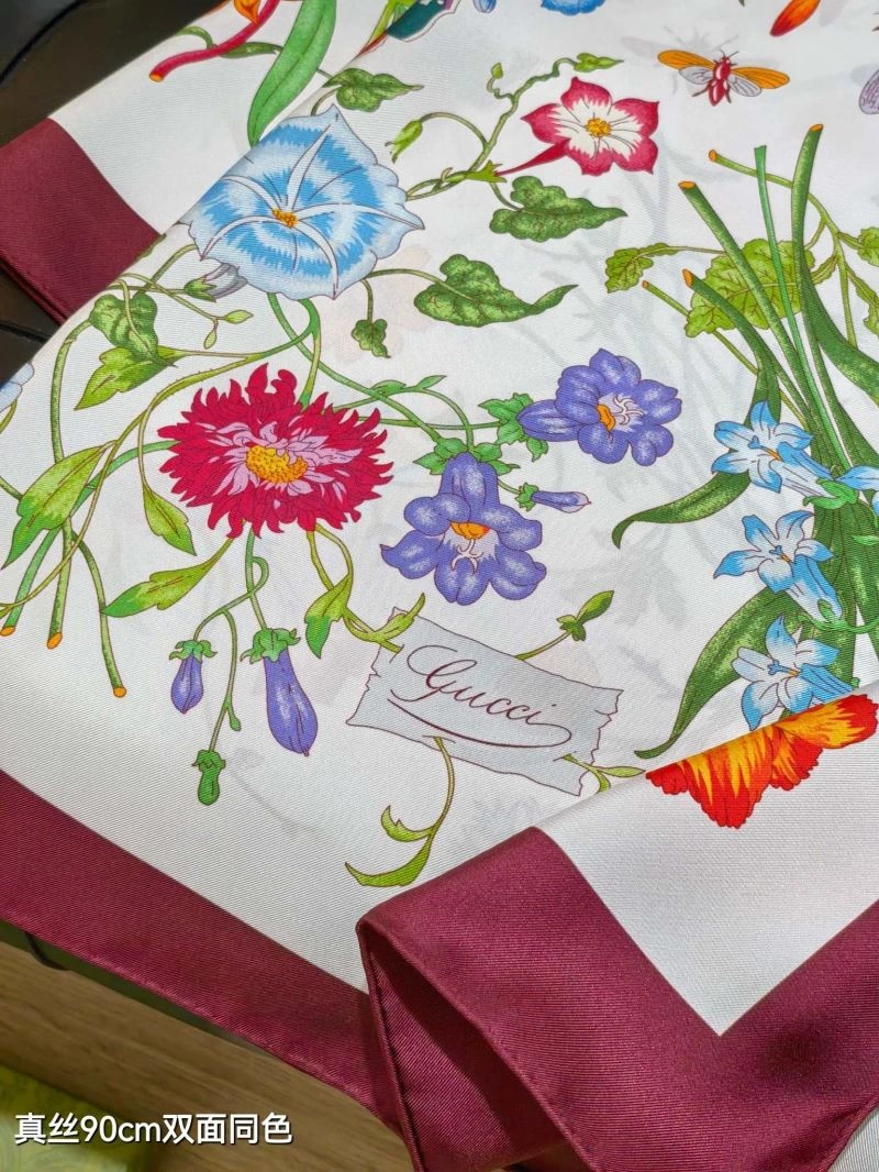 Gucci Scarf Bright 271794