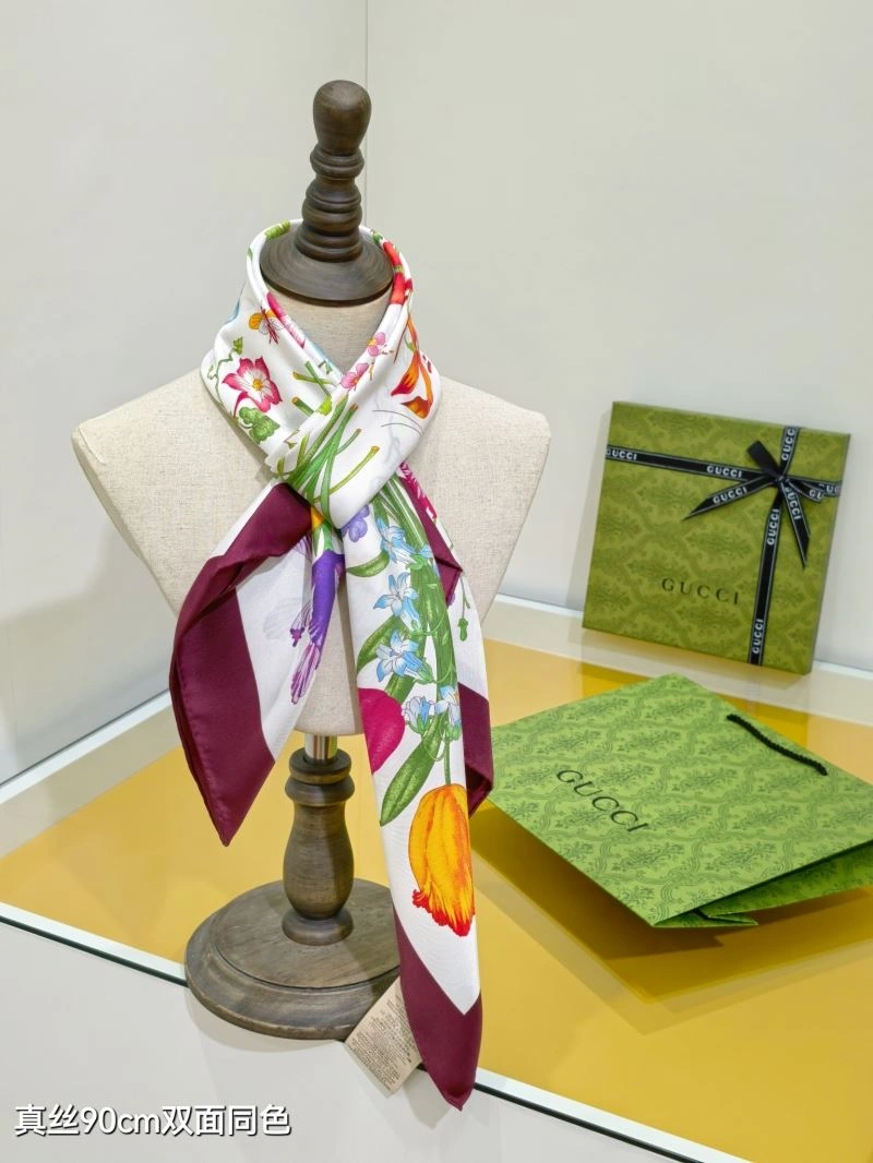 Gucci Scarf Bright 271794