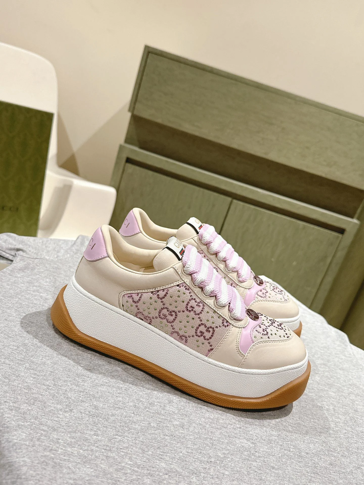 Gucci Screener Shoes Soft 24332