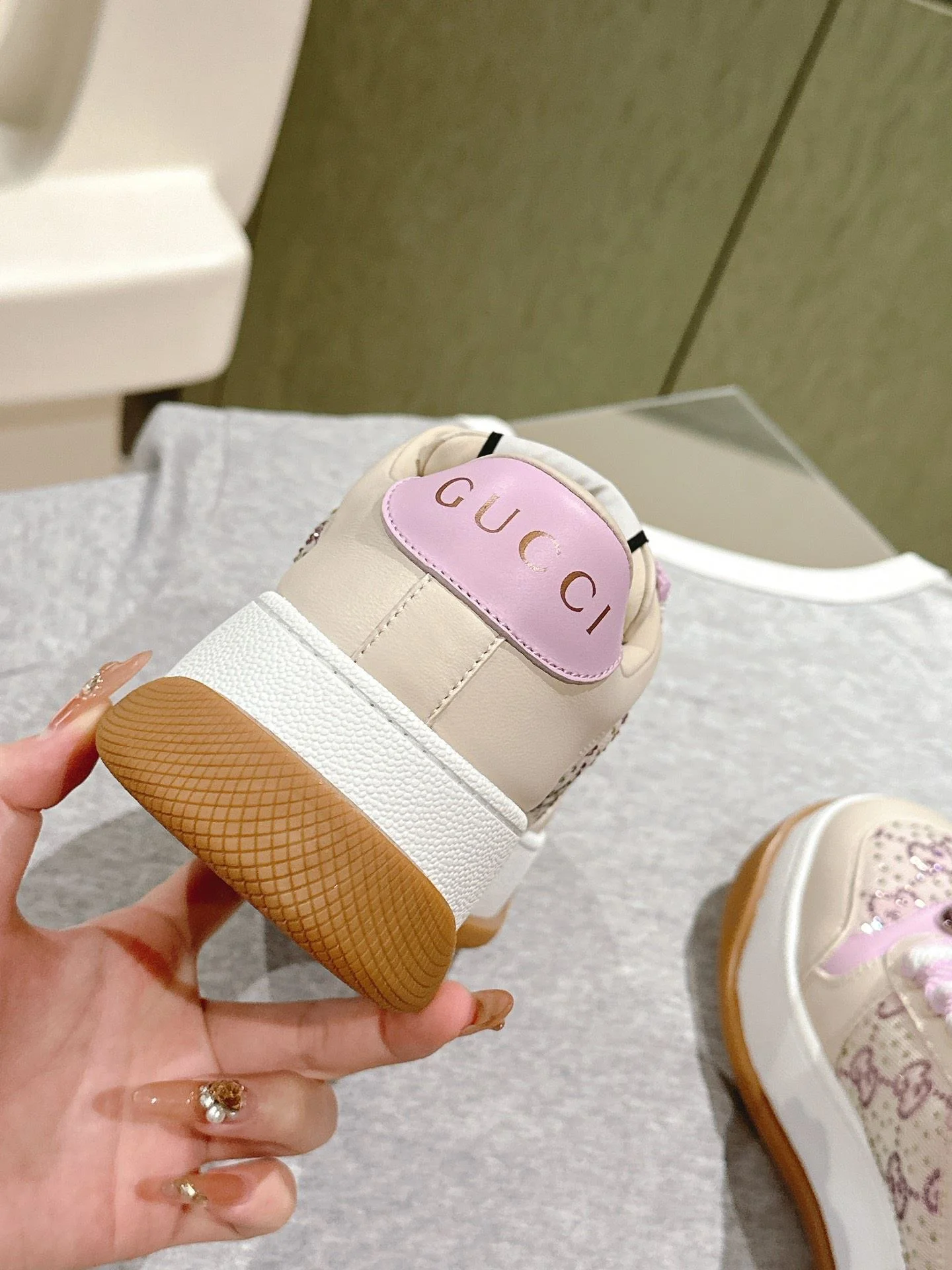 Gucci Screener Shoes Soft 24332