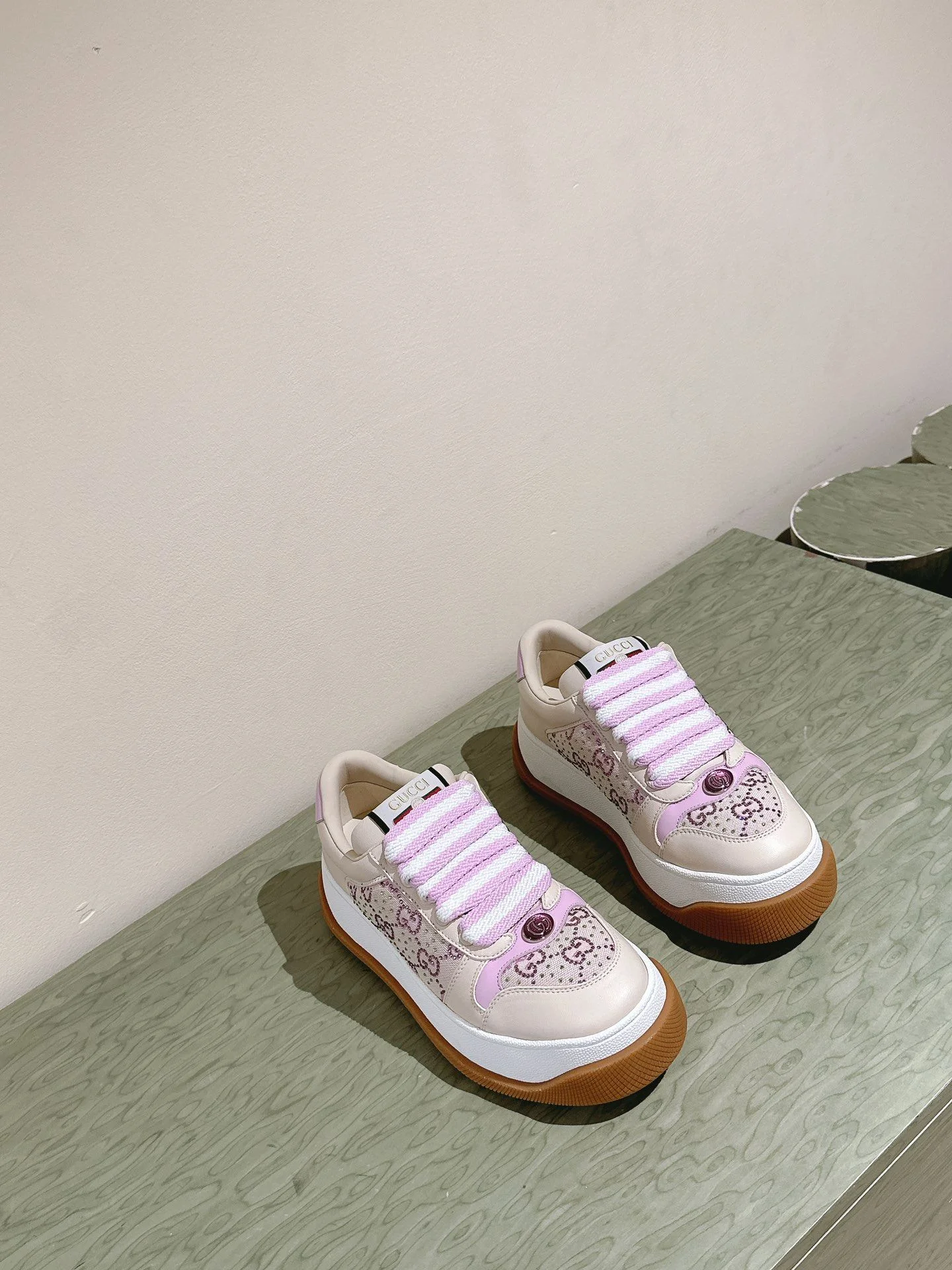 Gucci Screener Shoes Soft 24332