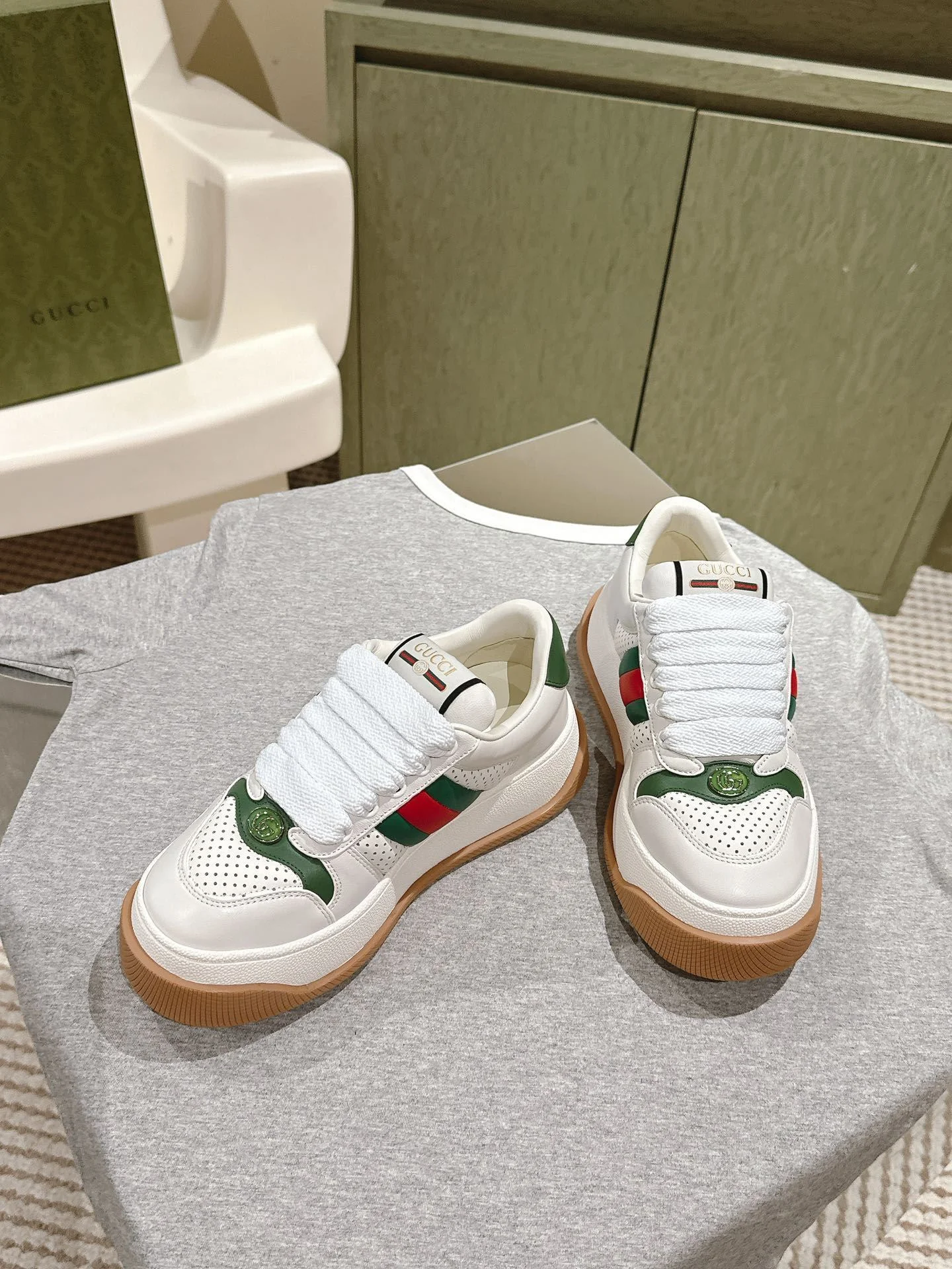 Effortless Gucci Screener Shoes 24331