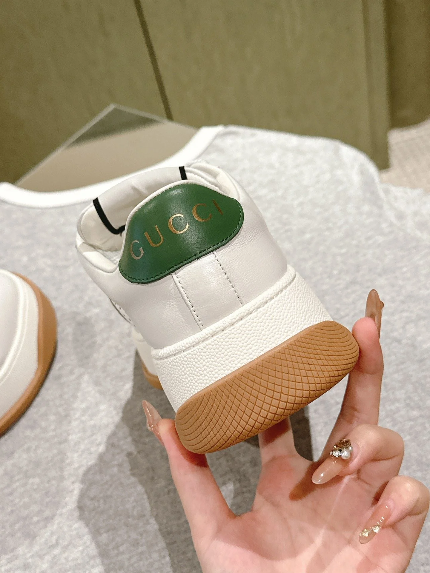 Effortless Gucci Screener Shoes 24331