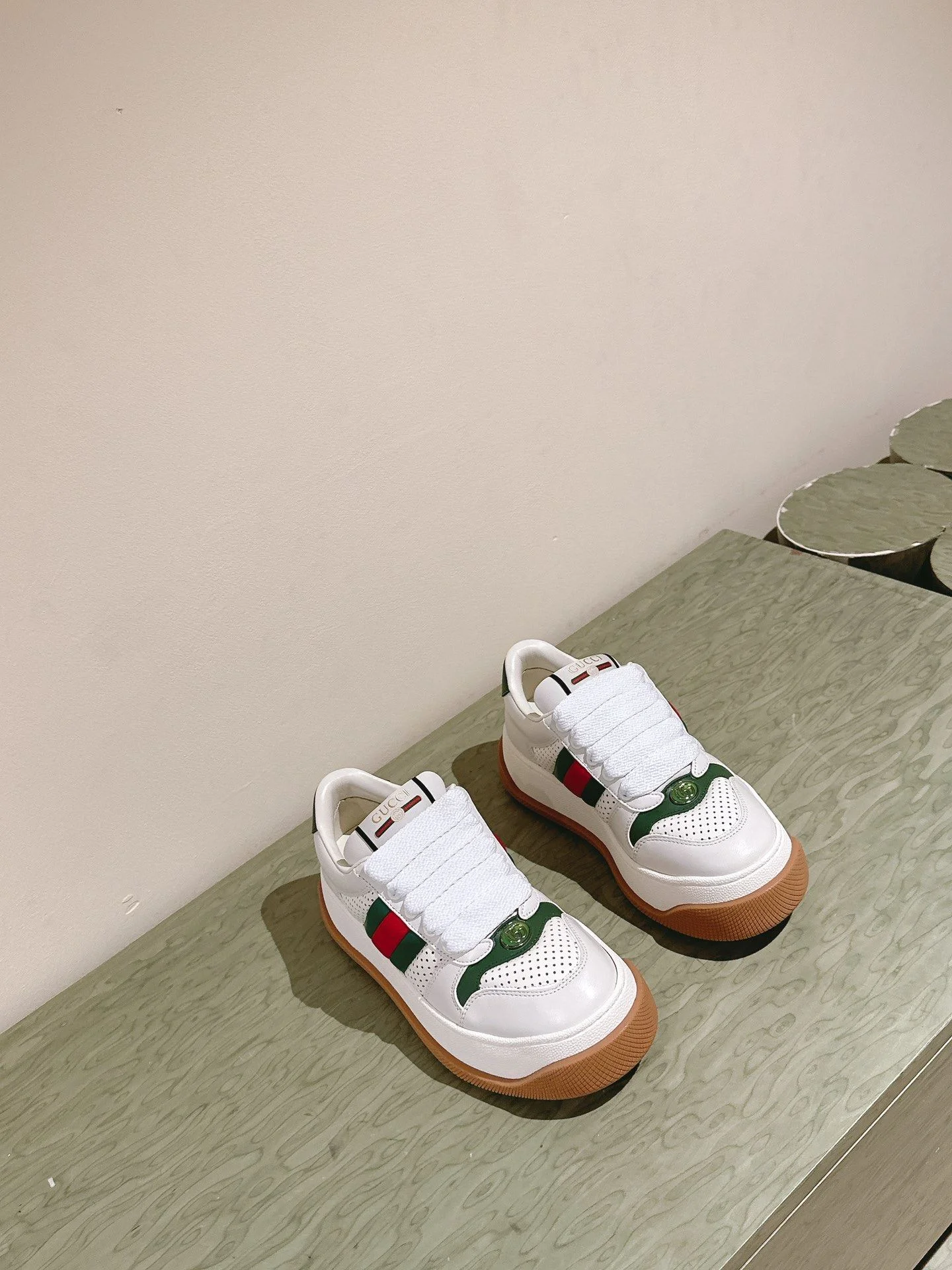 Effortless Gucci Screener Shoes 24331
