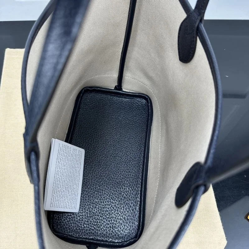 Compact Gucci Shopping Bags 50262