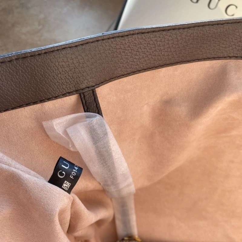 Seasonal Gucci Shopping Bags 80764