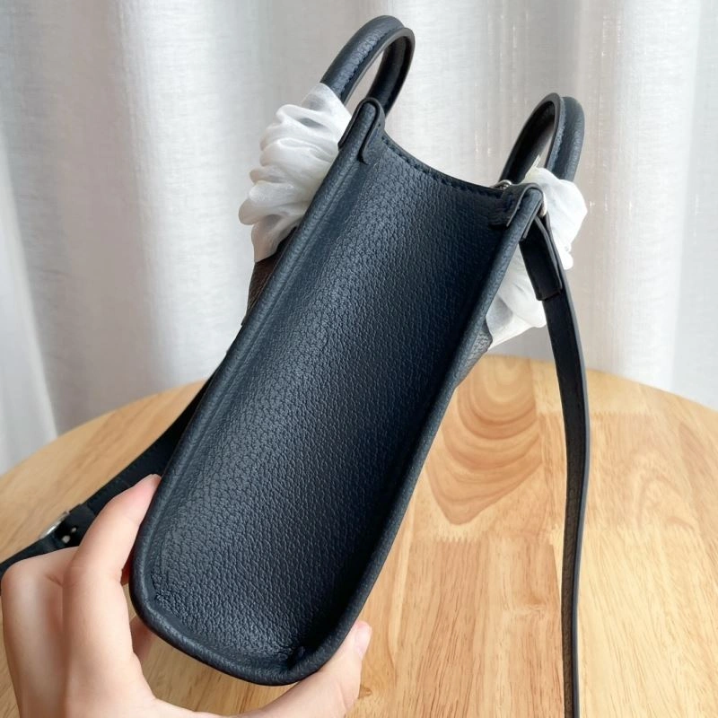 Sophisticated Gucci Shopping Bags 80736