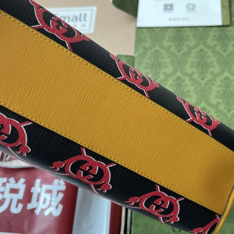 Fashionable Gucci Shopping Bags 74445