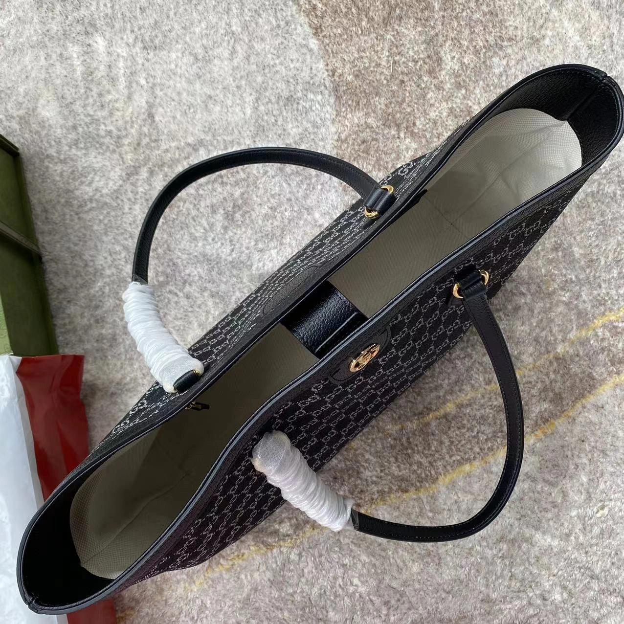 Breathable Gucci Shopping Bags 72272