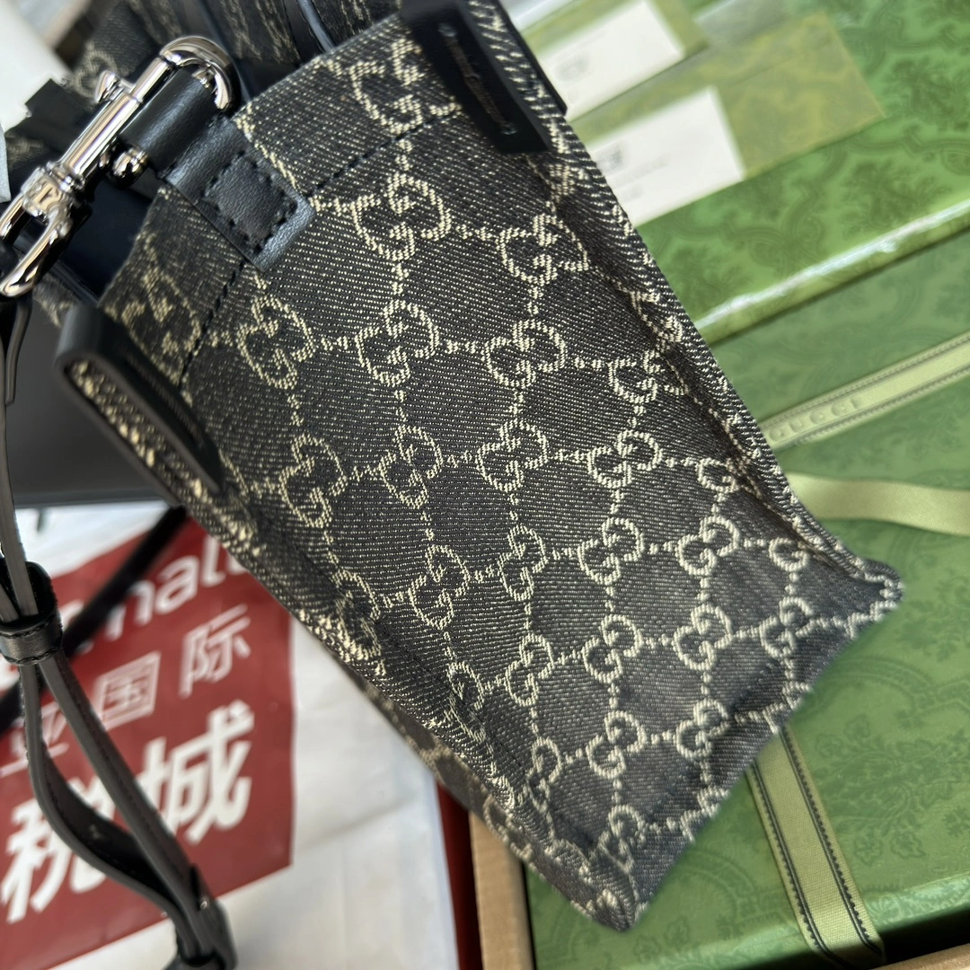 Flexible Gucci Shopping Bags 72312