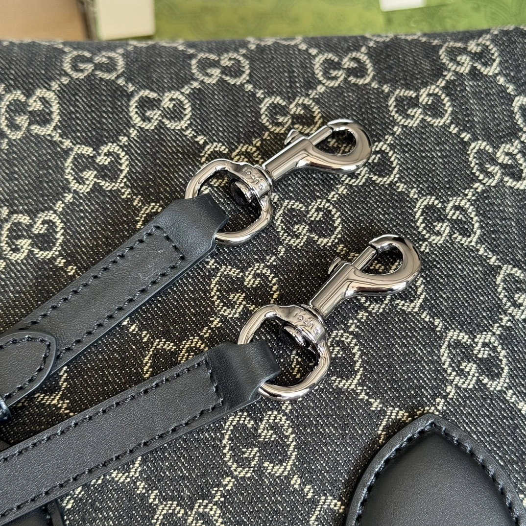 Flexible Gucci Shopping Bags 72312