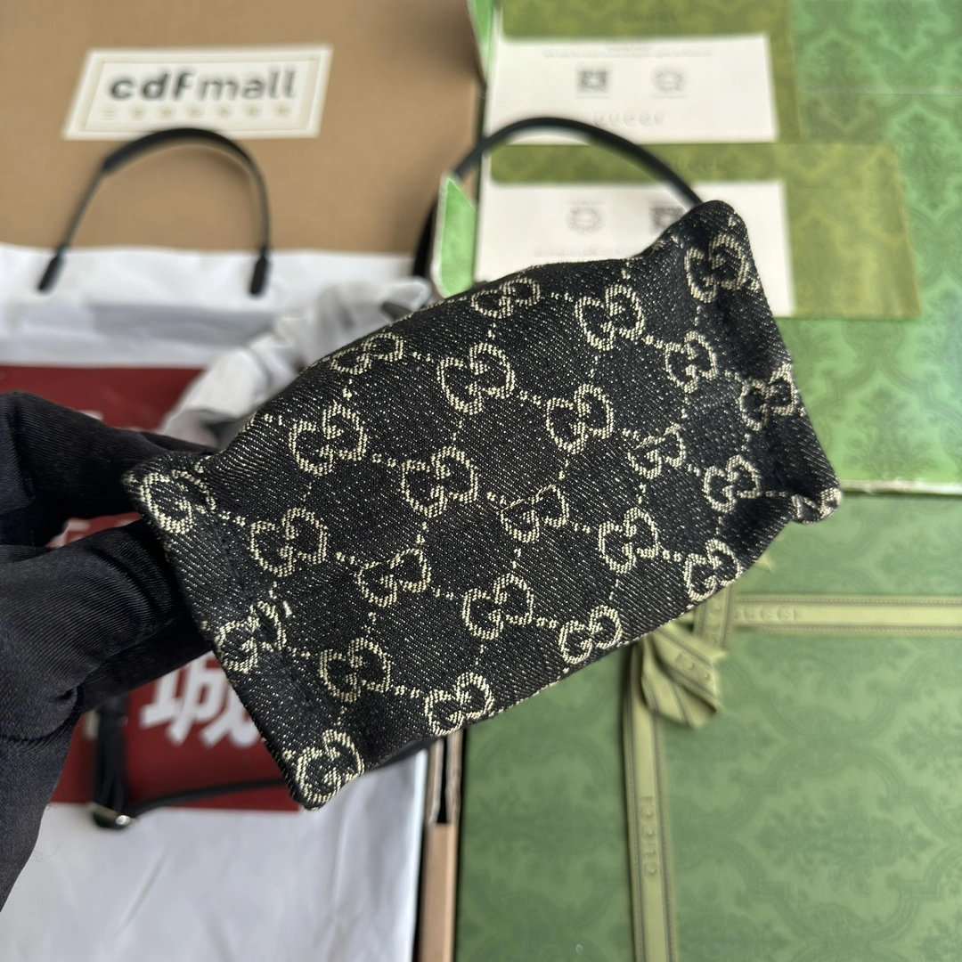 Gucci Shopping Bags Resilient 72271