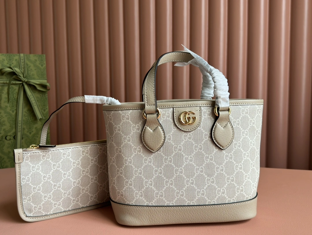 Contemporary Gucci Shopping Bags 72269