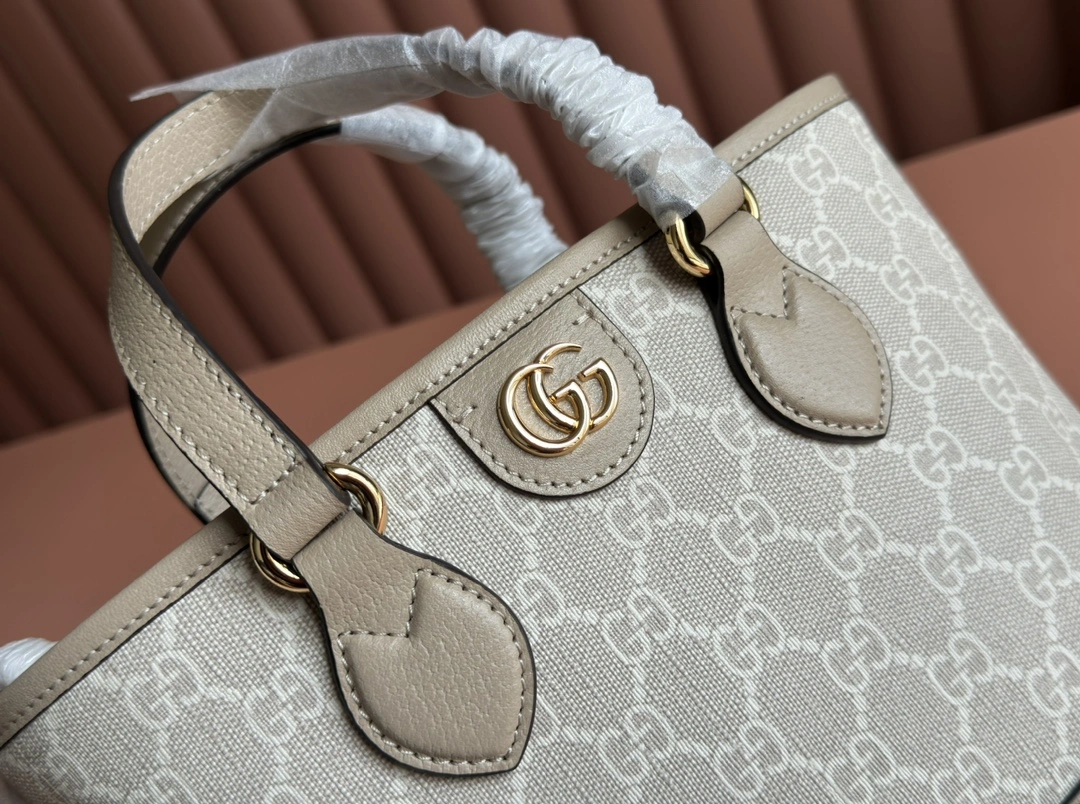 Contemporary Gucci Shopping Bags 72269