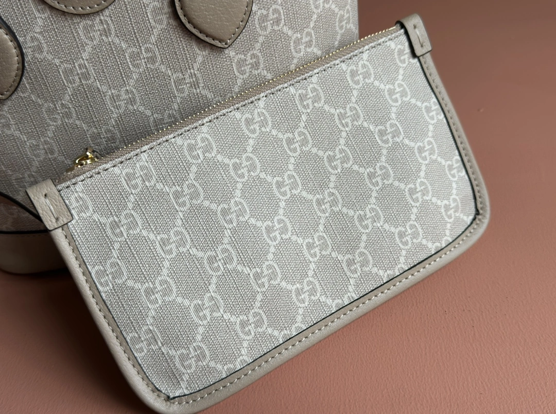 Contemporary Gucci Shopping Bags 72269