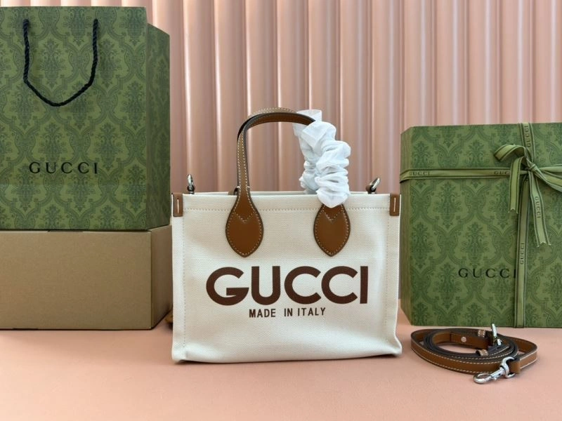 Flexible Gucci Shopping Bags 67320