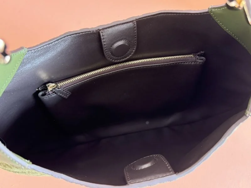 Gucci Shopping Bags FreshLook 49609