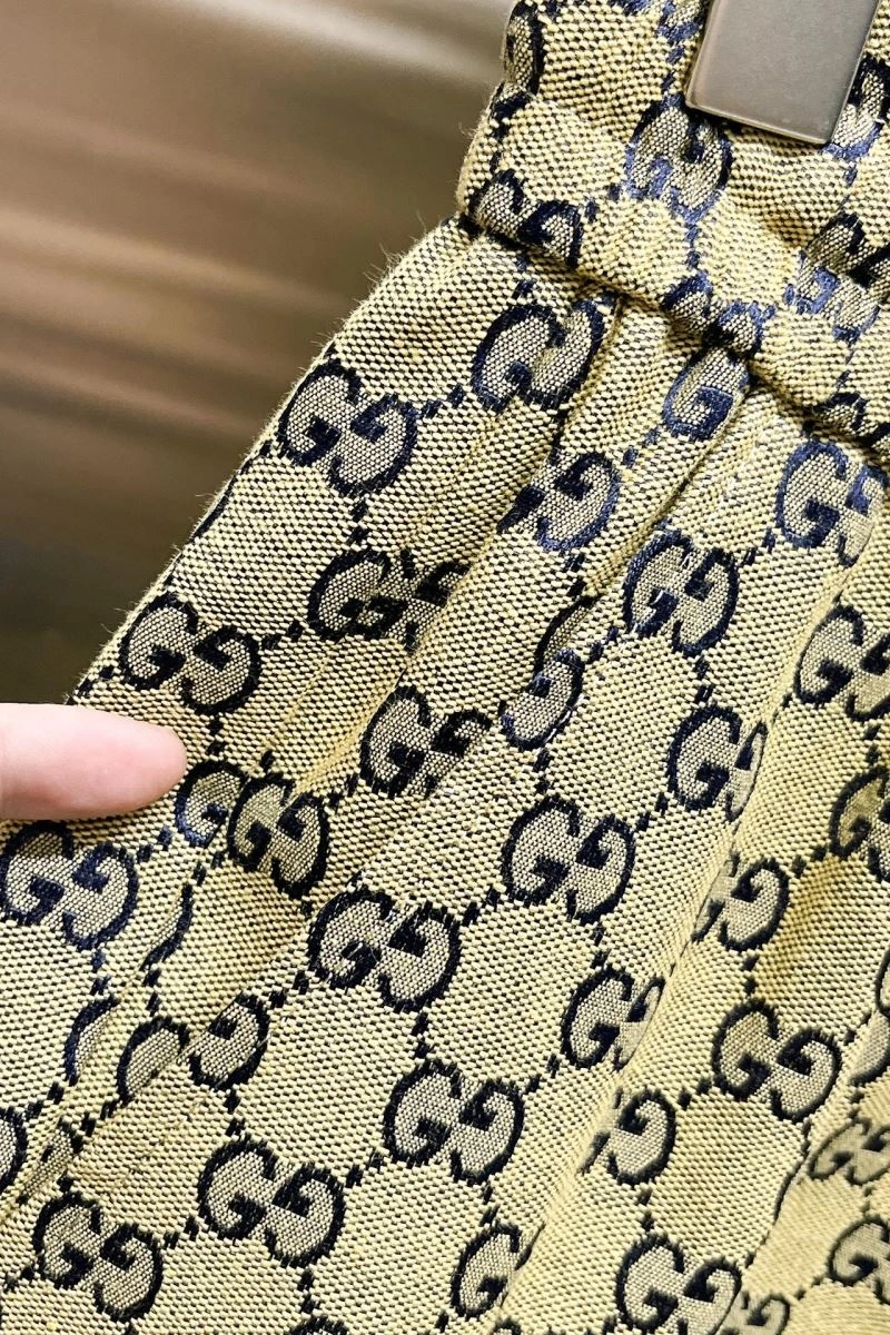 Stylish Gucci Short Pants 127966