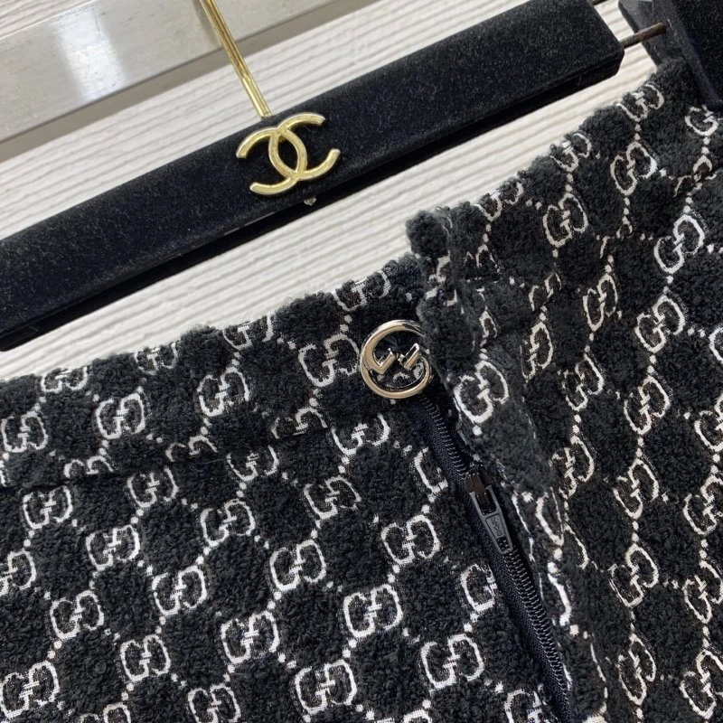 Gucci Short Pants Lightweight 124414
